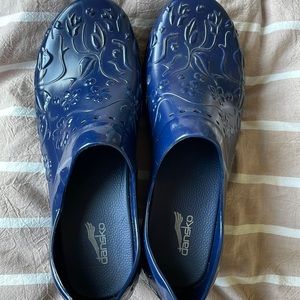Size 39 rubber dansko clogs